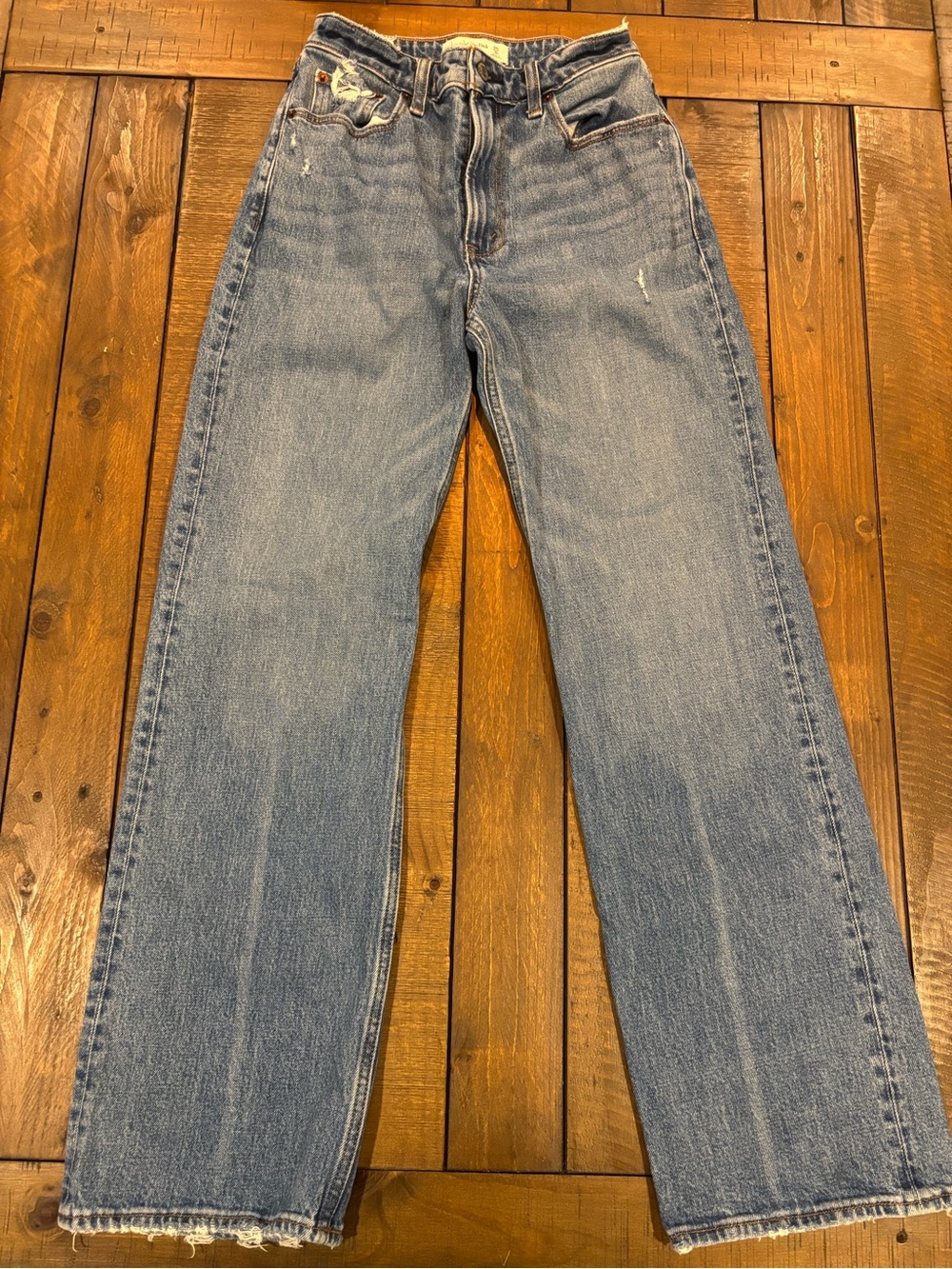Abercrombie & Fitch 90’s Relaxed Jeans - Light Blue Curve Love Straight-Leg Jean